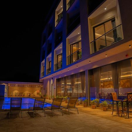 Pride Elite, Daman Hotel Eksteriør billede
